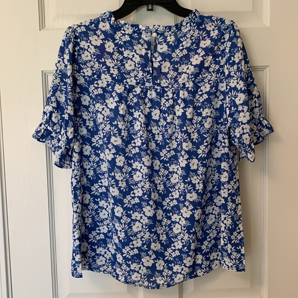 Floral Top - Picture 5 of 6